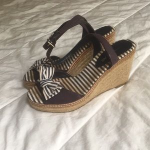 Blue and white striped wedges